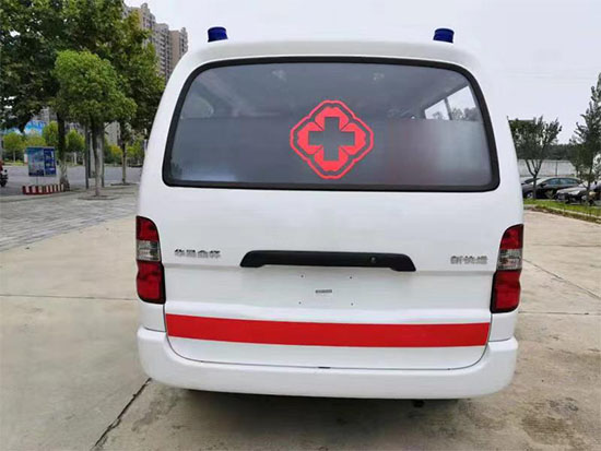 國(guó)六金杯新快運(yùn)救護(hù)車(chē)