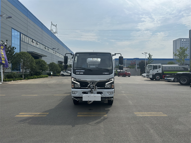 國六5方東風灑水車