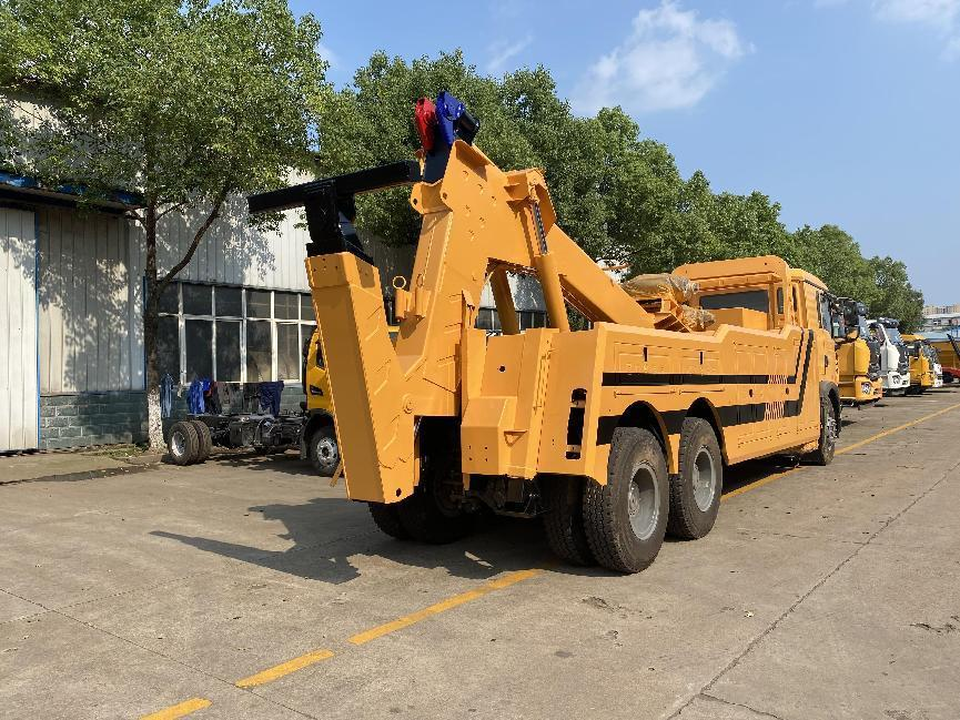 重汽豪沃后雙橋一拖一清障車(chē)